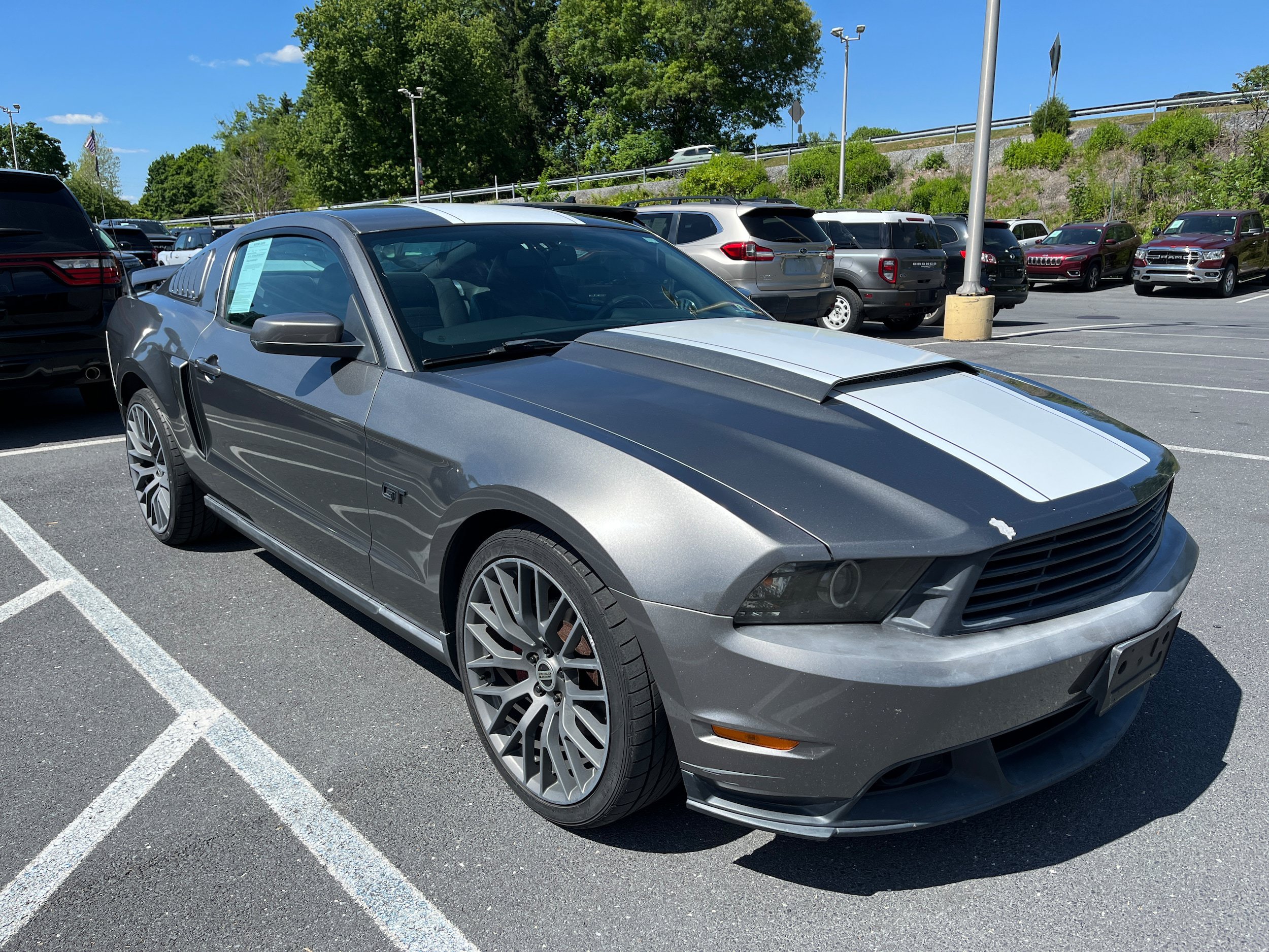 Used 2010 Ford Mustang GT Premium RWD image 3