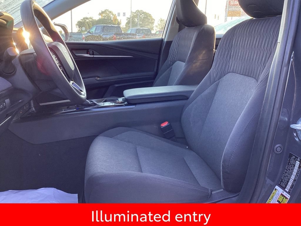 Used 2025 Toyota Camry LE FWD image 11
