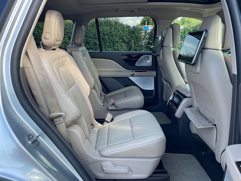 Used 2020 Lincoln Aviator Reserve w/ Equipment Group 202A image 33