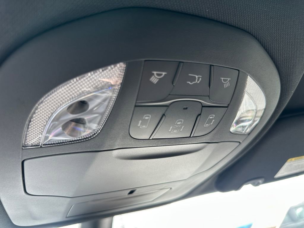 New 2026 Chrysler Pacifica Limited FWD image 21