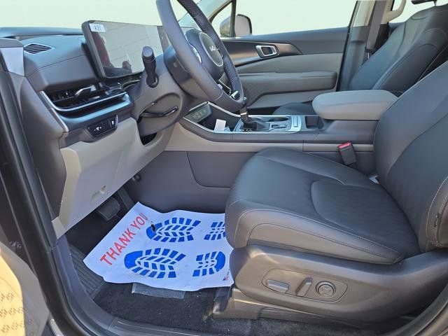 New 2026 Kia Carnival image 18