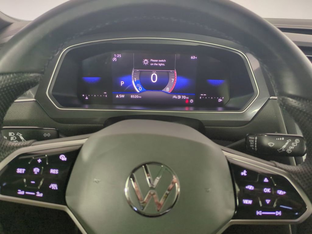 Used 2024 Volkswagen Tiguan SE R-Line image 33