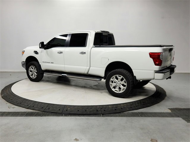 Used 2019 Nissan Titan SV w/ SV Convenience Package image 5