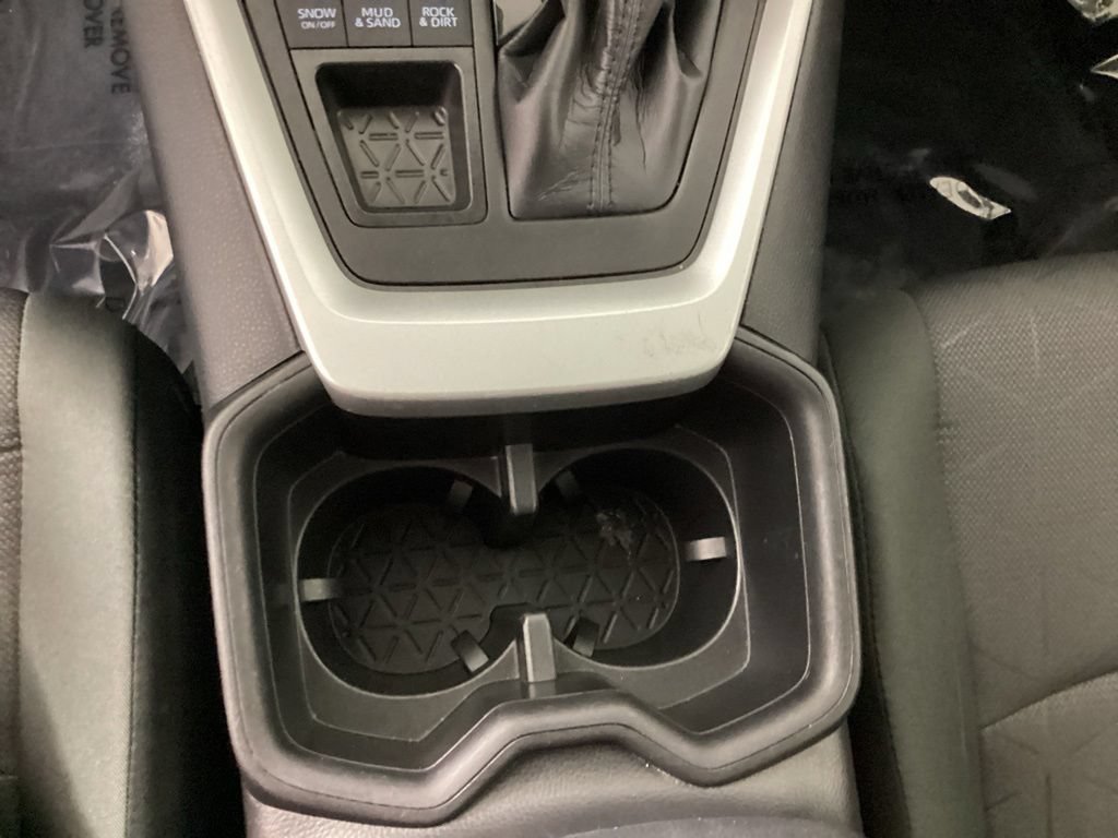 Used 2024 Toyota RAV4 XLE AWD/4WD image 25