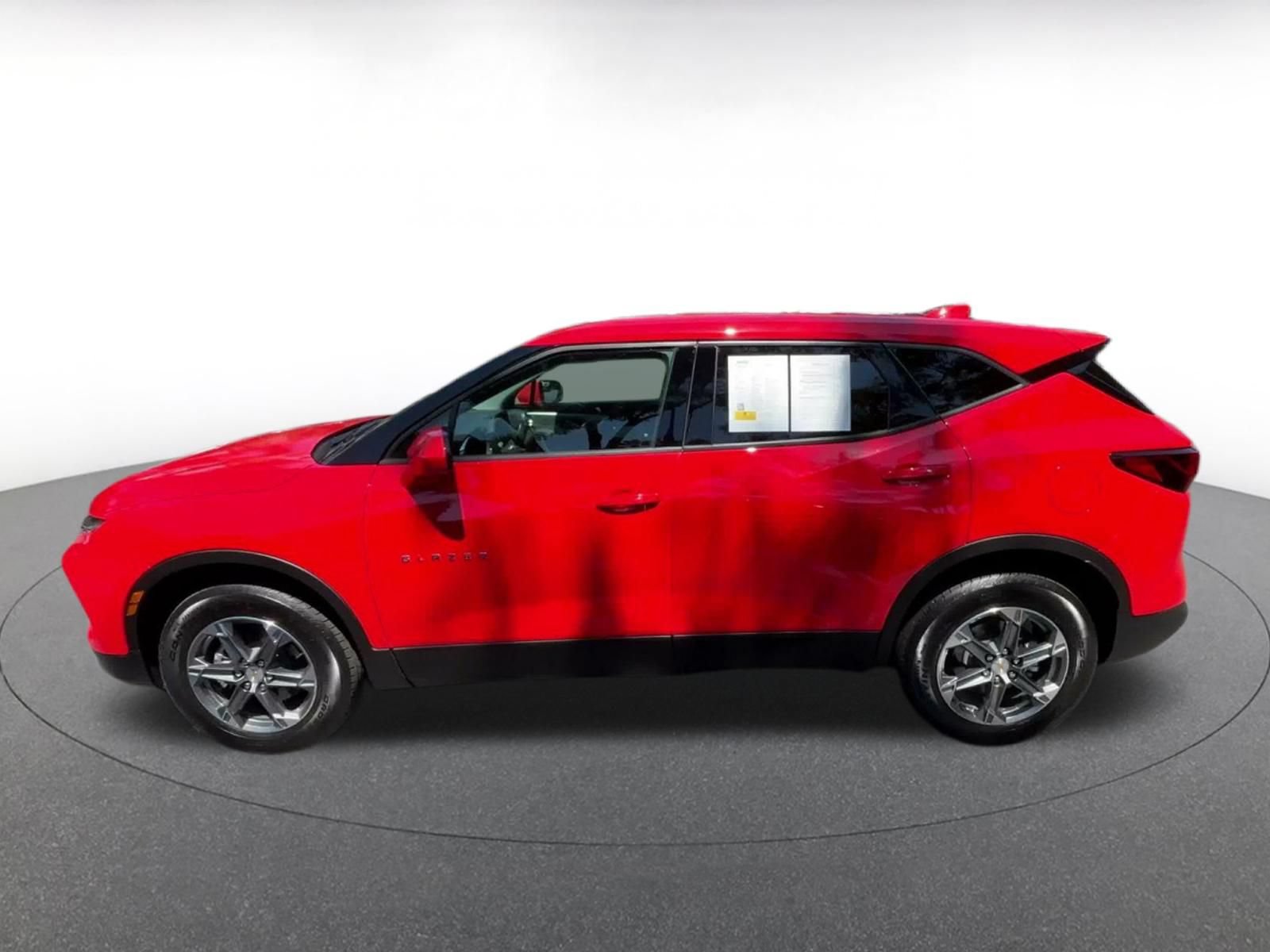 Used 2026 Chevrolet Blazer LT FWD image 8