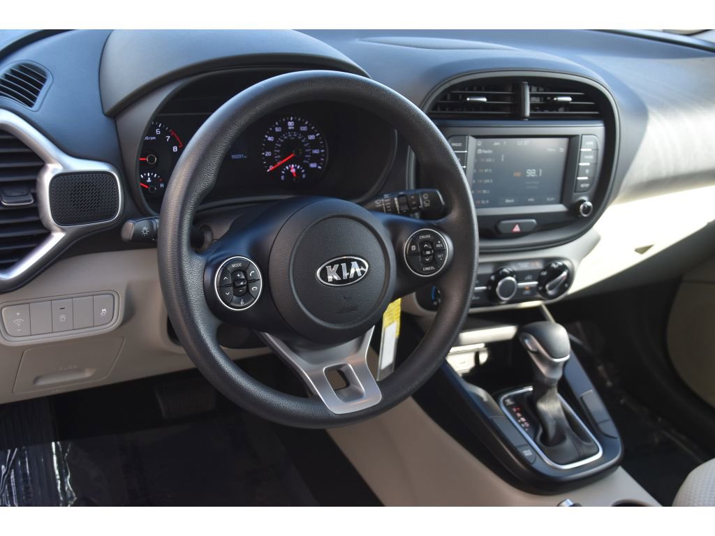 Used 2020 Kia Soul LX image 11