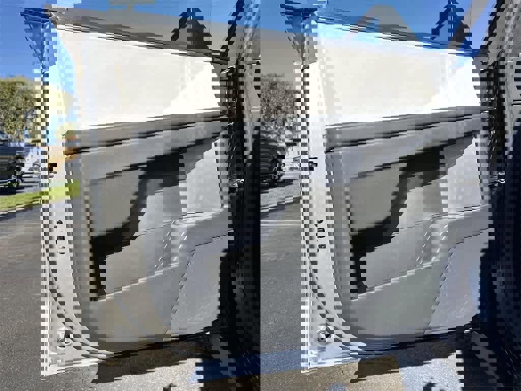 Used 2024 Tesla Cybertruck AWD Crew Cab image 24