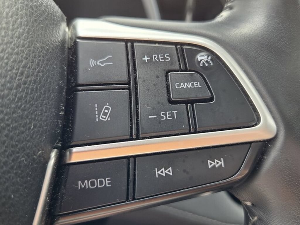 Used 2022 Toyota Highlander XLE FWD image 26