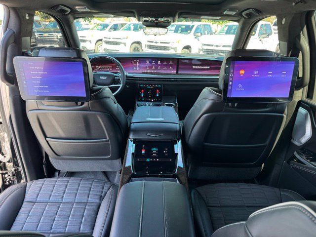 Used 2025 Cadillac Escalade Sport Platinum AWD/4WD image 16