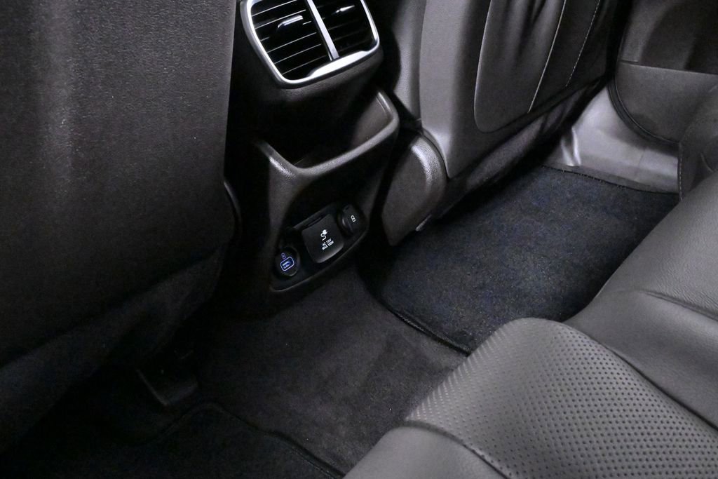 Used 2020 Hyundai Santa Fe Limited image 26