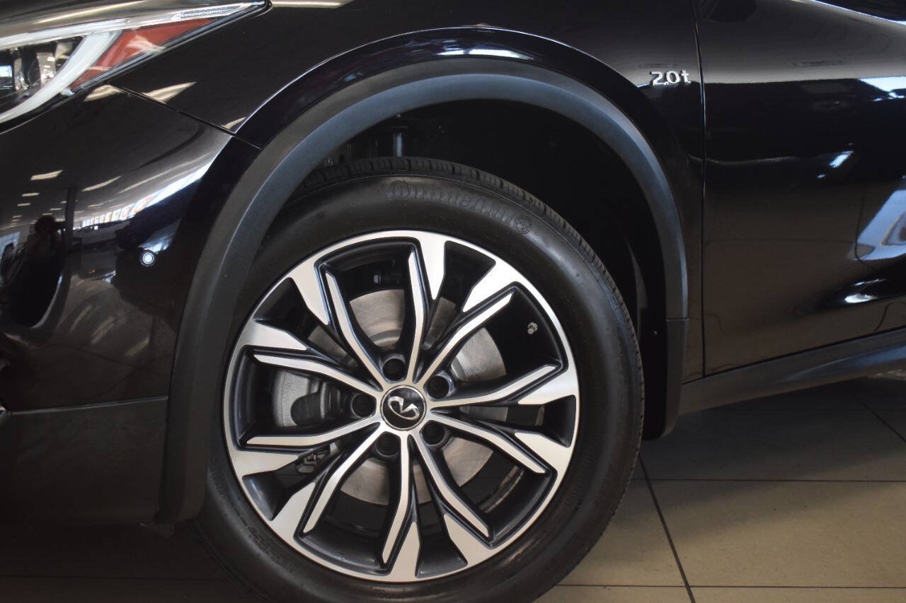 Used 2018 INFINITI QX30 Premium w/ Navigation Package AWD/4WD image 14