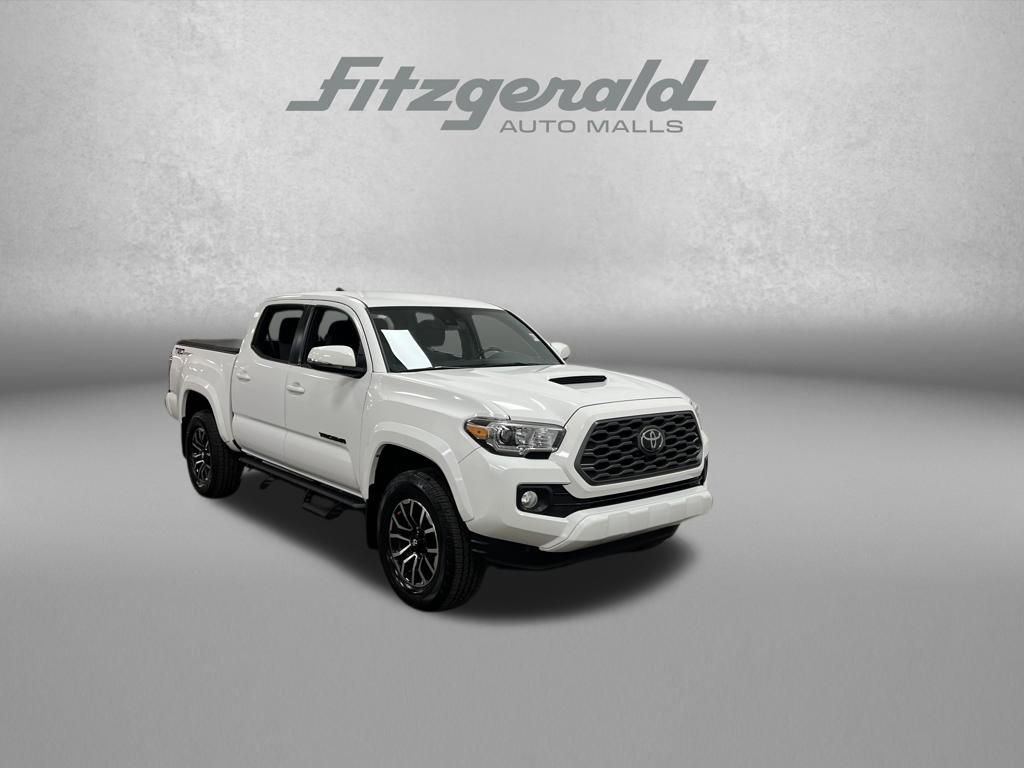 Used 2022 Toyota Tacoma TRD Sport w/ Technology Package image 7