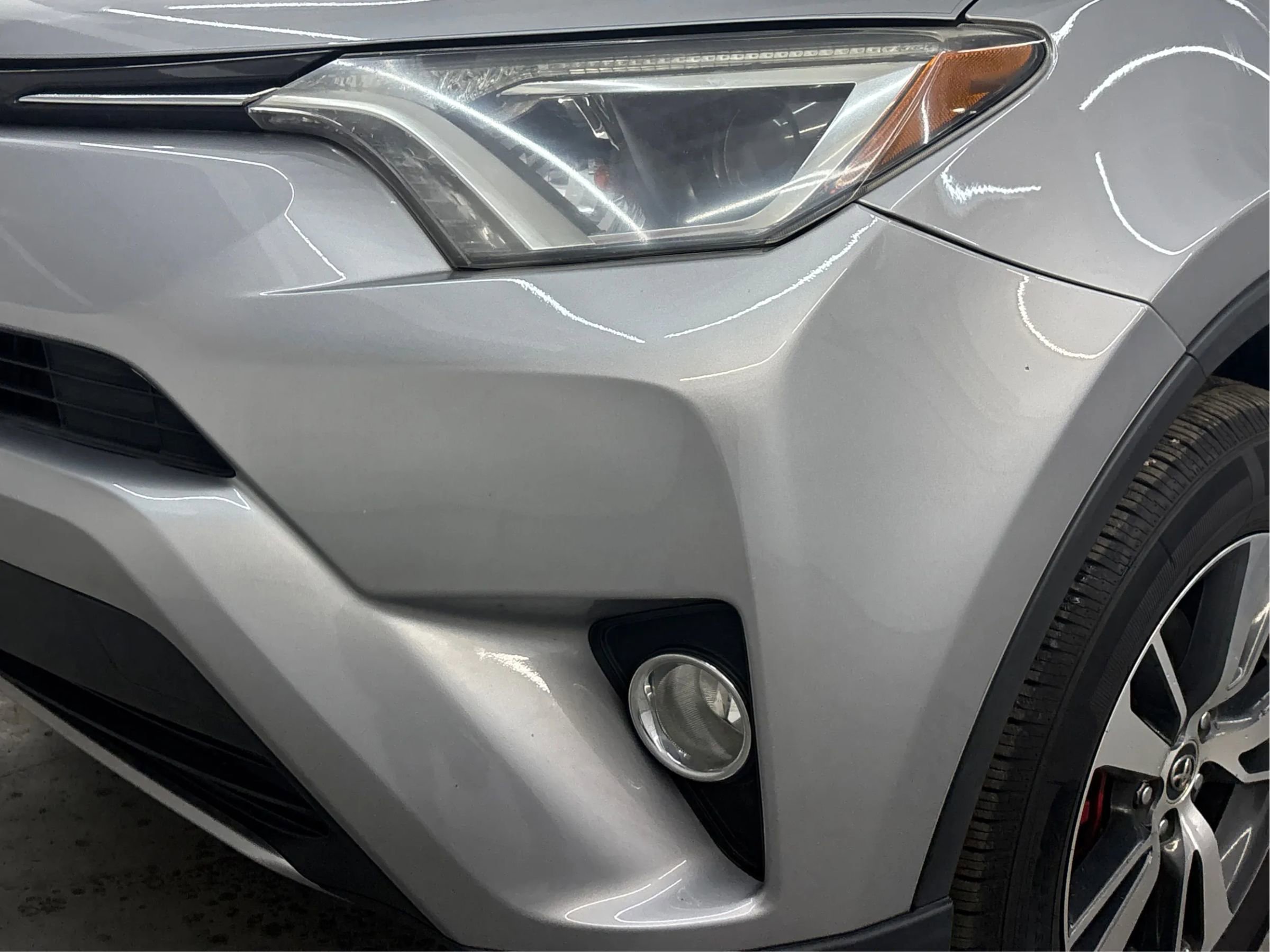 Used 2018 Toyota RAV4 XLE w/ Plus Extra Value Package AWD/4WD image 33