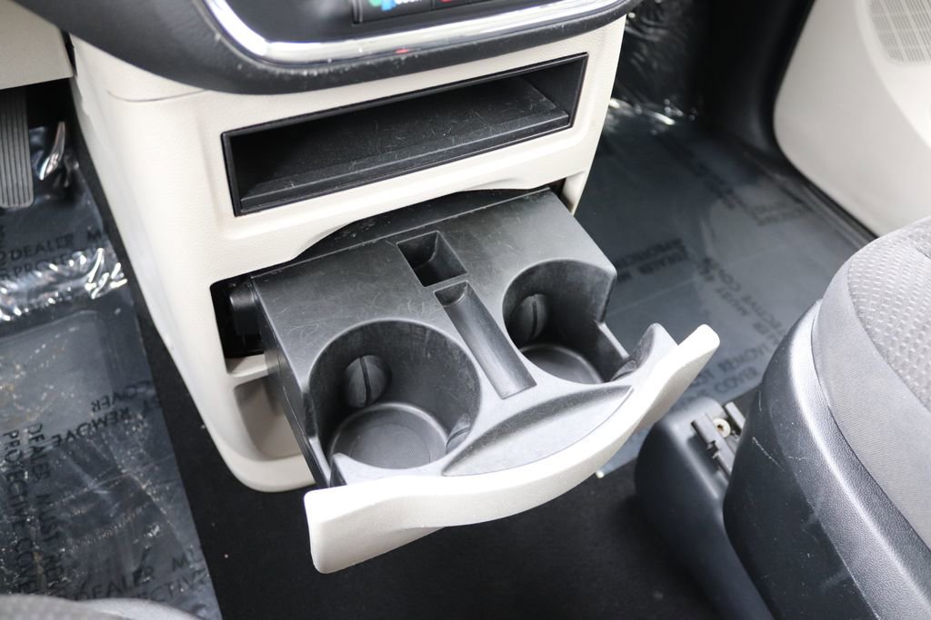 Used 2019 Dodge Grand Caravan SE image 25