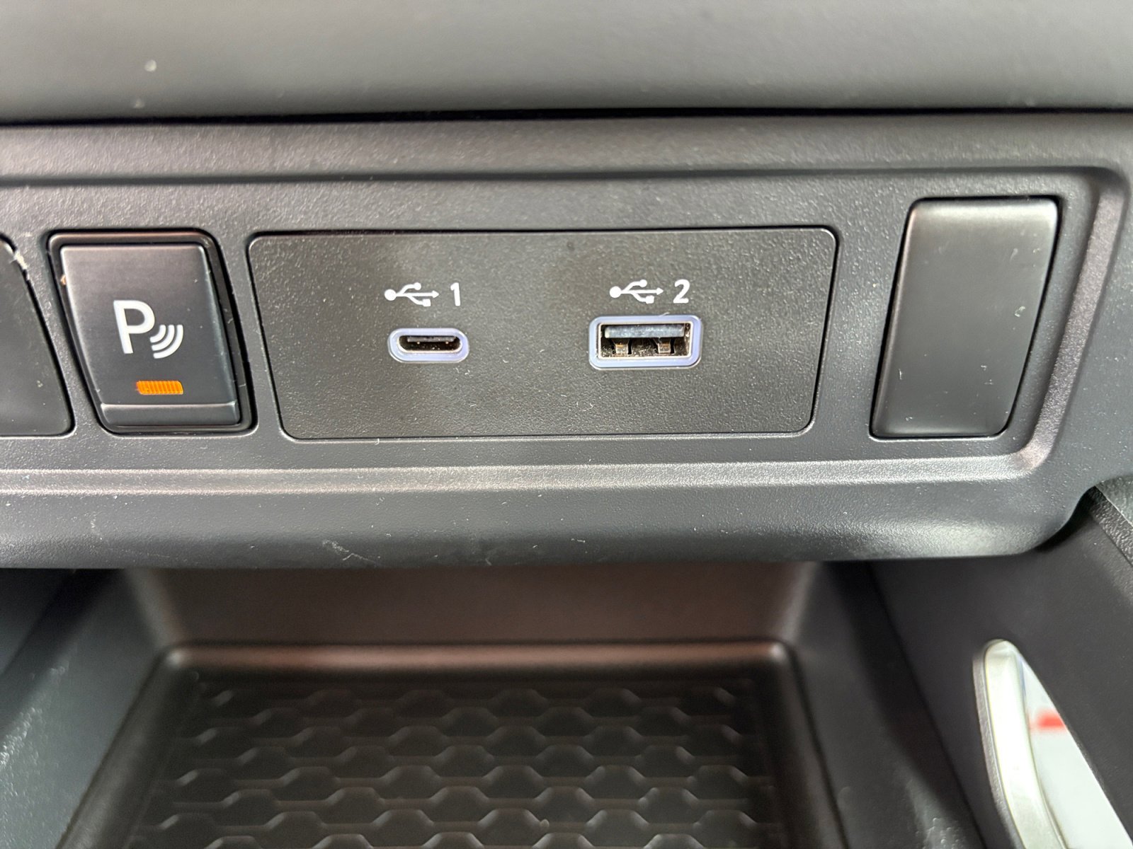 Used 2025 Nissan Frontier SV RWD image 18