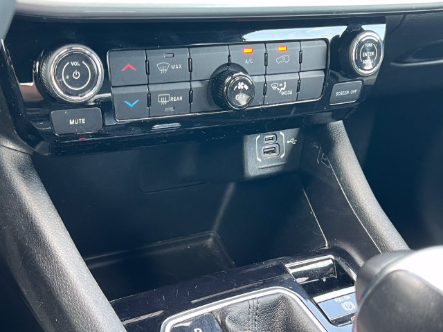 Used 2023 Jeep Compass Latitude w/ Sun and Sound Group AWD/4WD image 28