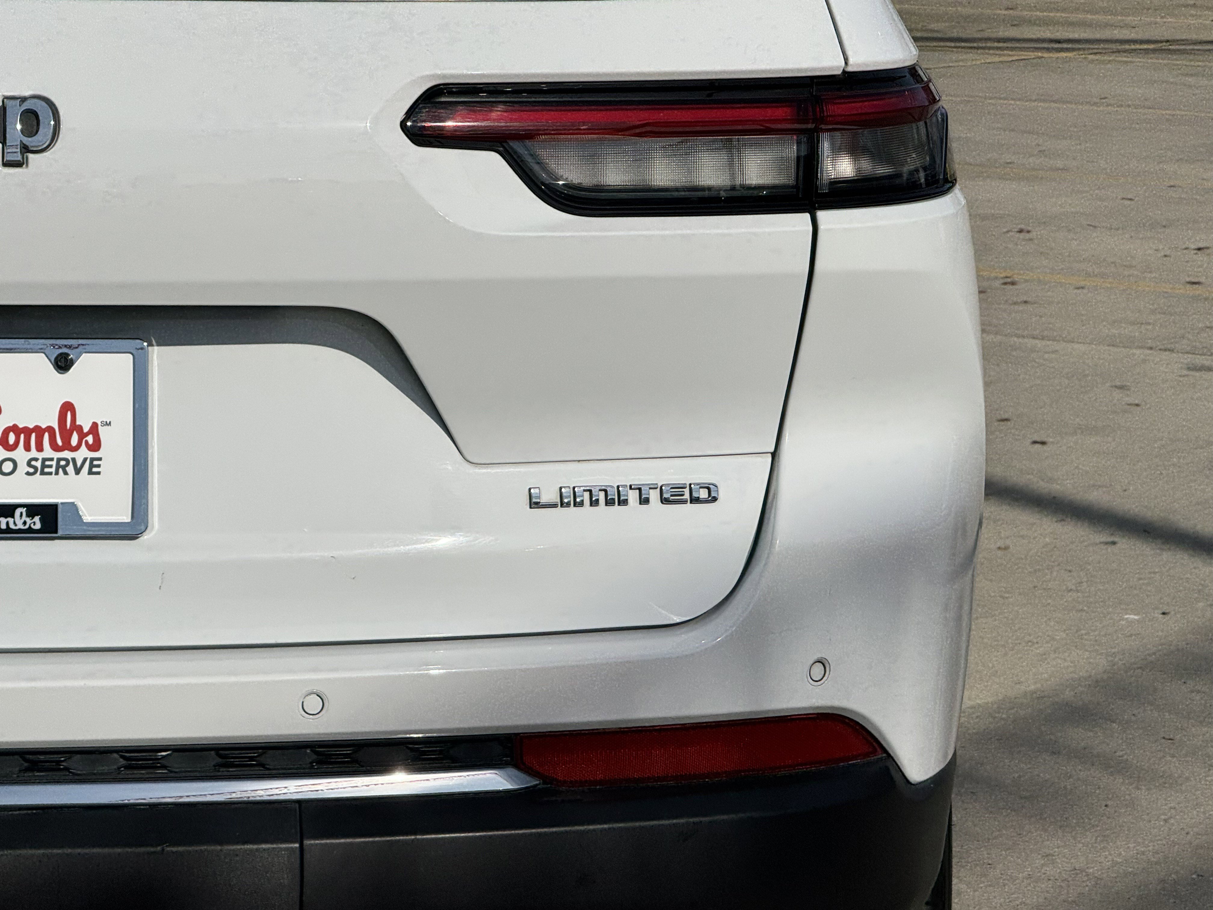 Used 2023 Jeep Grand Cherokee L Limited image 7