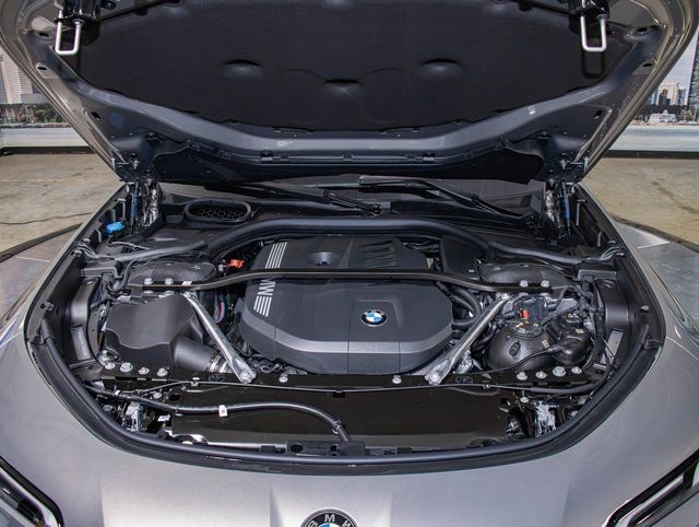 Used 2026 BMW 740i xDrive w/ Premium Package image 5