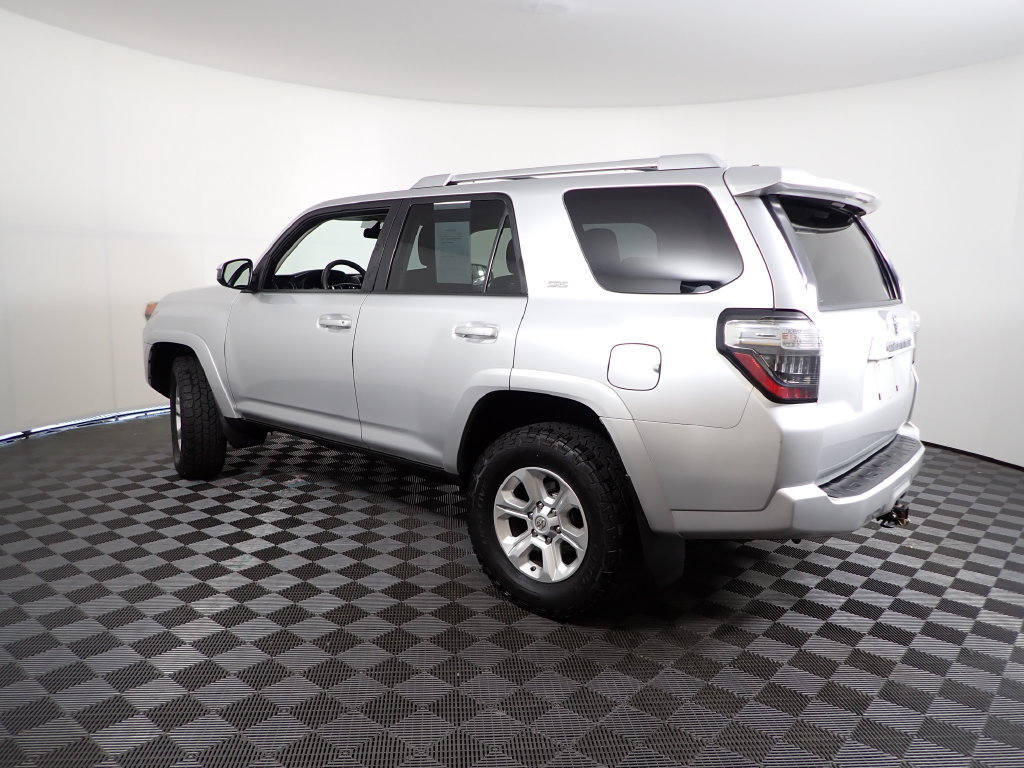 Used 2014 Toyota 4Runner SR5 AWD/4WD image 11