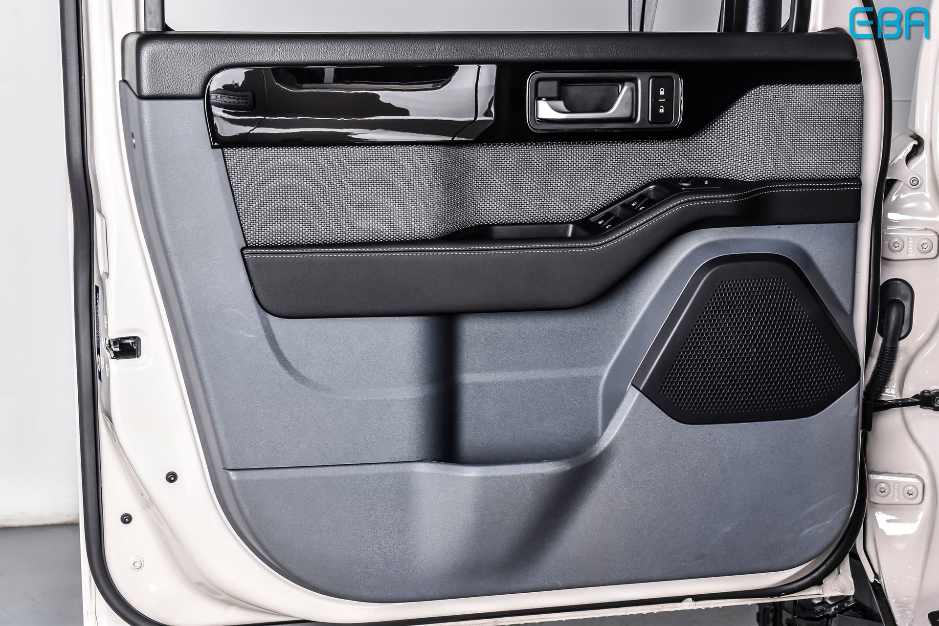 Used 2025 INEOS Grenadier Fieldmaster Edition image 13