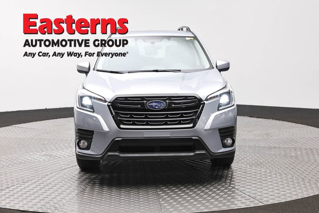 Used 2023 Subaru Forester Premium image 2