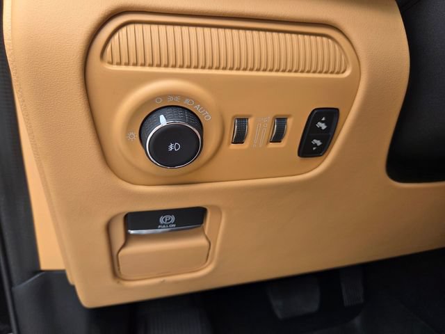 Certified 2025 Jeep Grand Wagoneer L Series III w/ Quick Order Packagew 28T AWD/4WD image 19