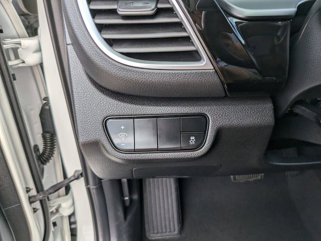 Certified 2024 Kia Seltos X-Line AWD/4WD image 28