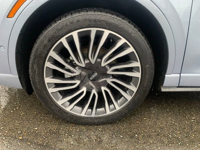 Used 2022 Lincoln Corsair Reserve w/ Equipment Group 201A image 11