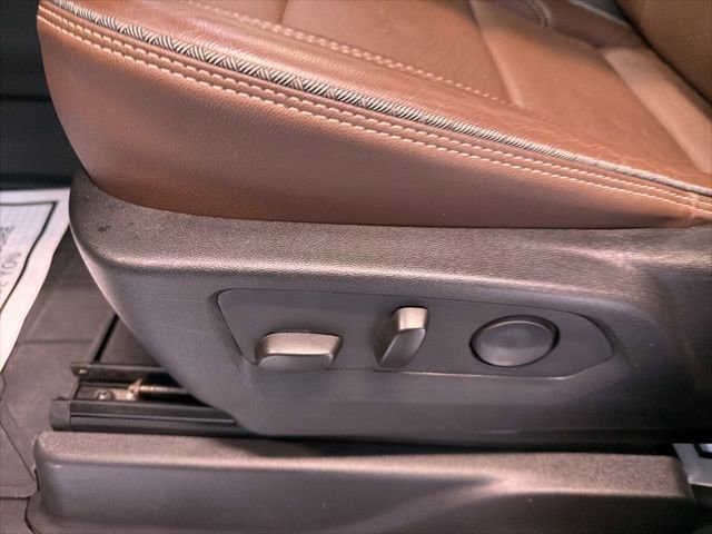 Used 2024 Chevrolet Suburban High Country w/ Advanced Technology Package image 22