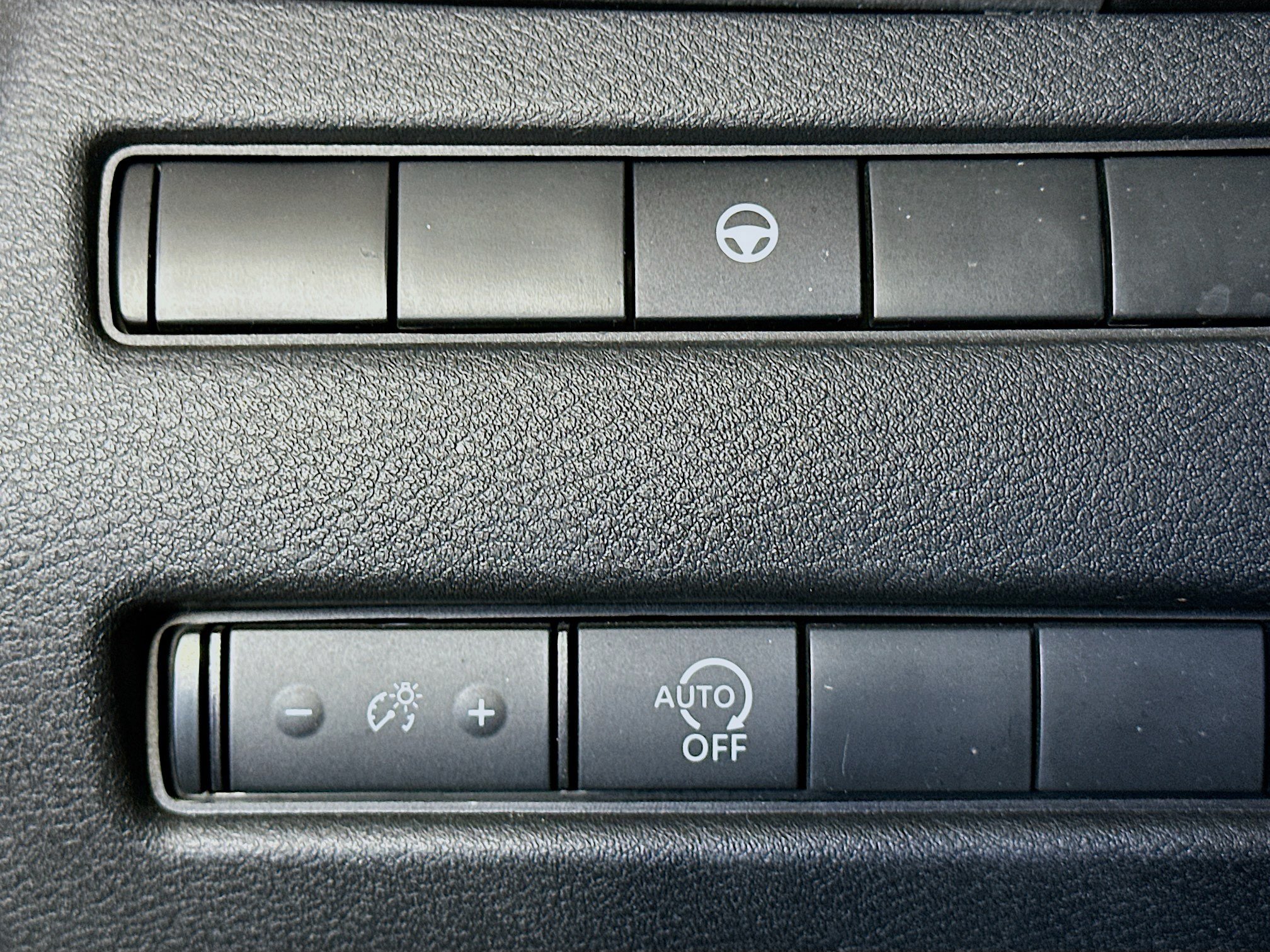 Used 2023 Nissan Rogue SV AWD/4WD image 17