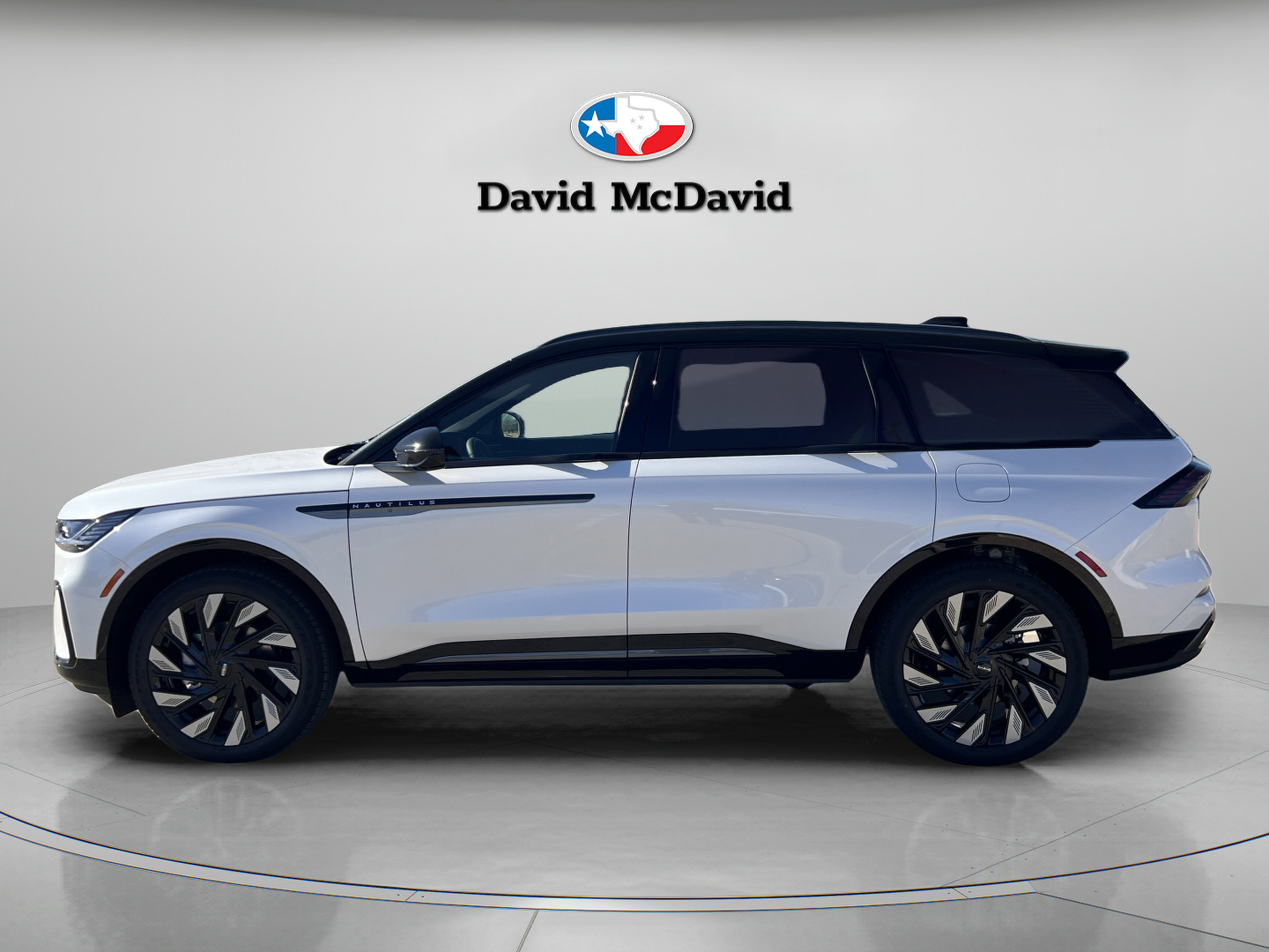 New 2026 Lincoln Nautilus Reserve w/ Jet Appearance Package AWD/4WD image 4