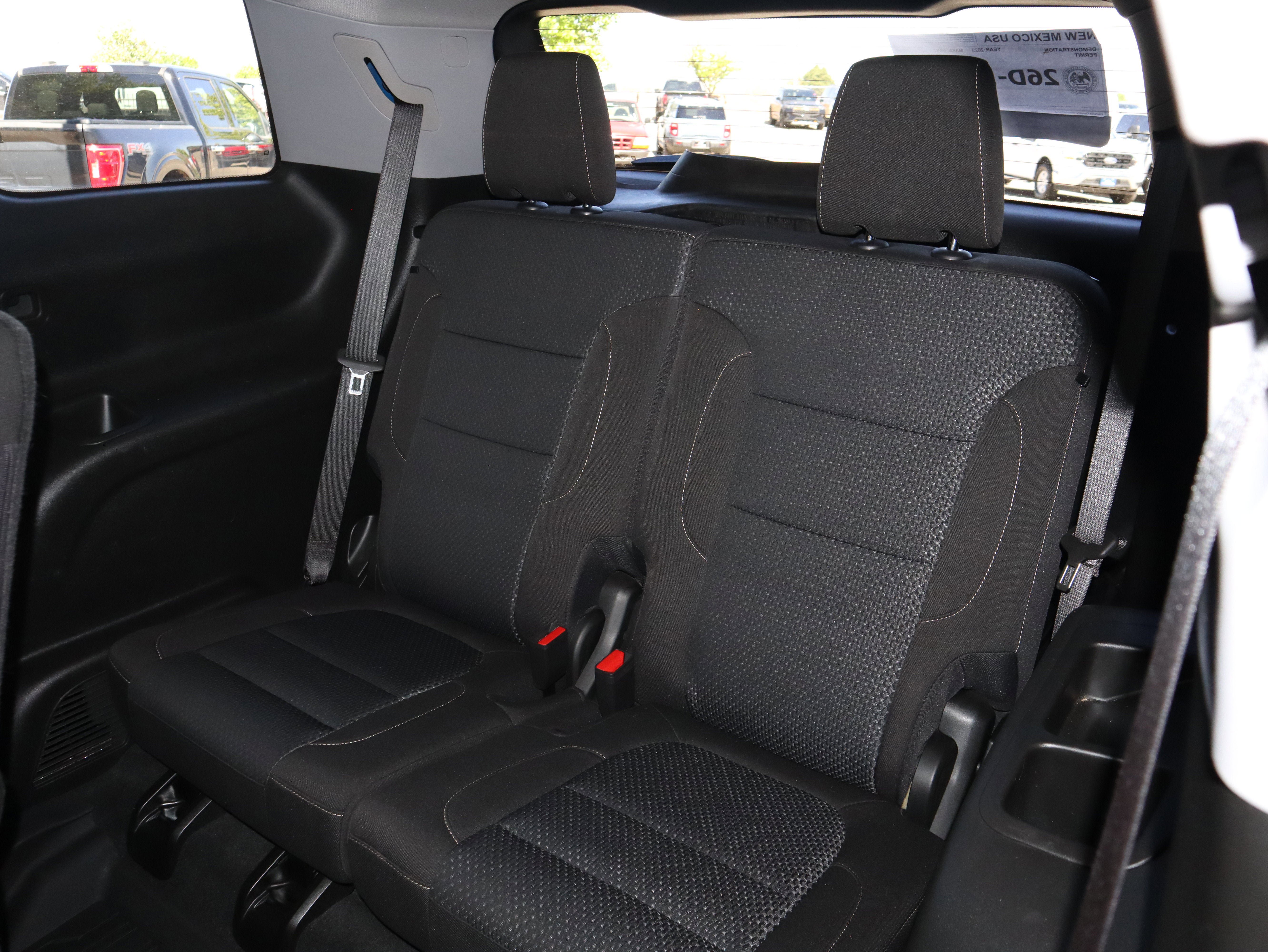 Used 2023 GMC Acadia SLE w/ Driver Convenience Package image 39