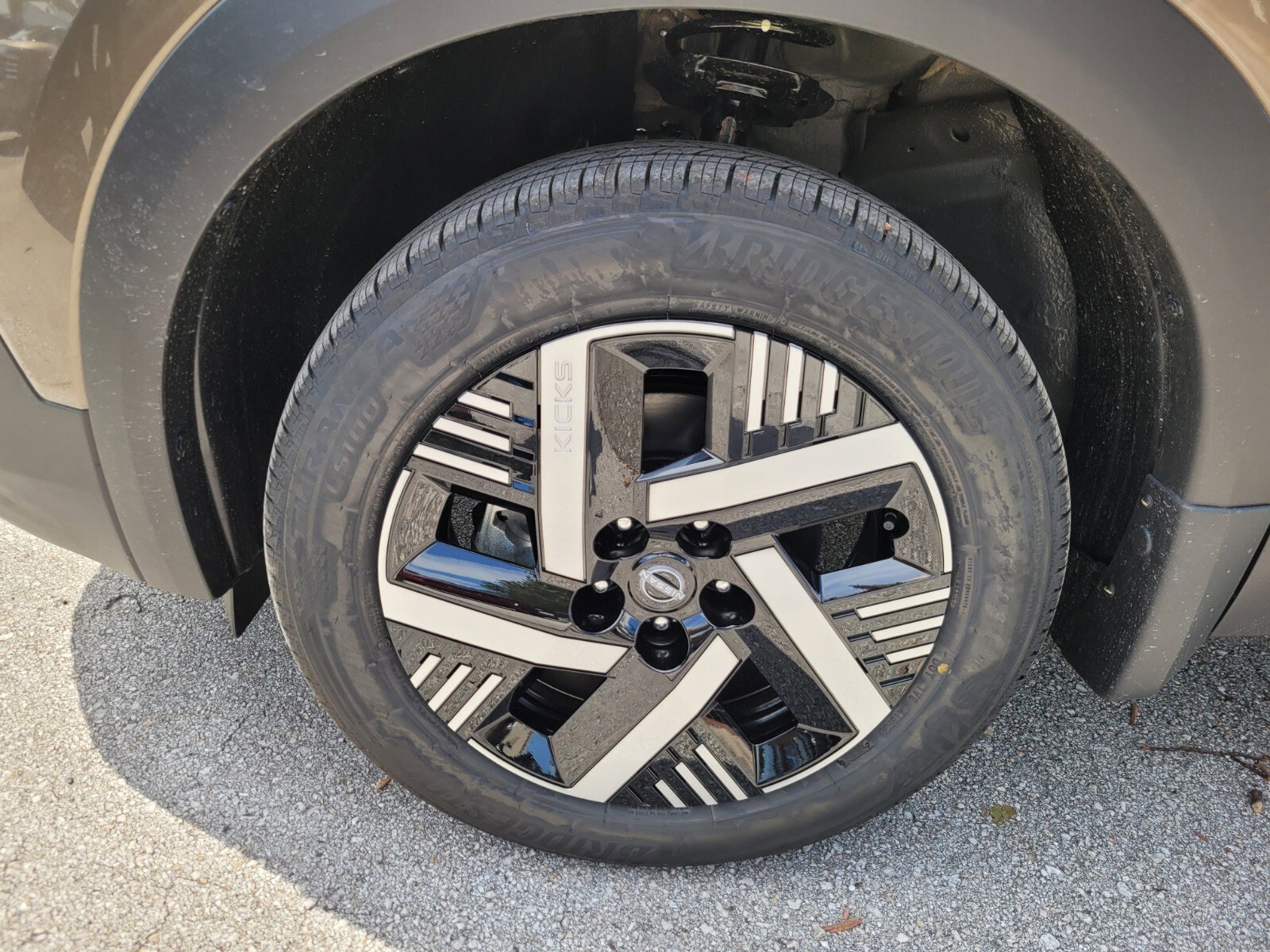 New 2026 Nissan Kicks SV image 10