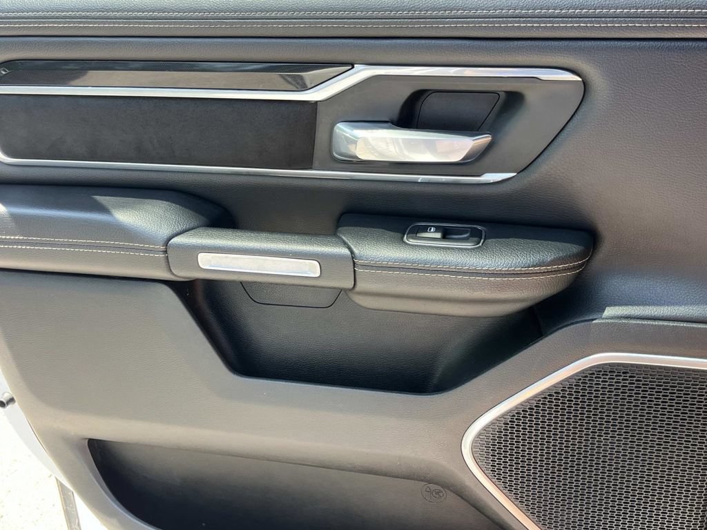 Used 2019 RAM 1500 Laramie w/ Sport Appearance Package AWD/4WD image 21