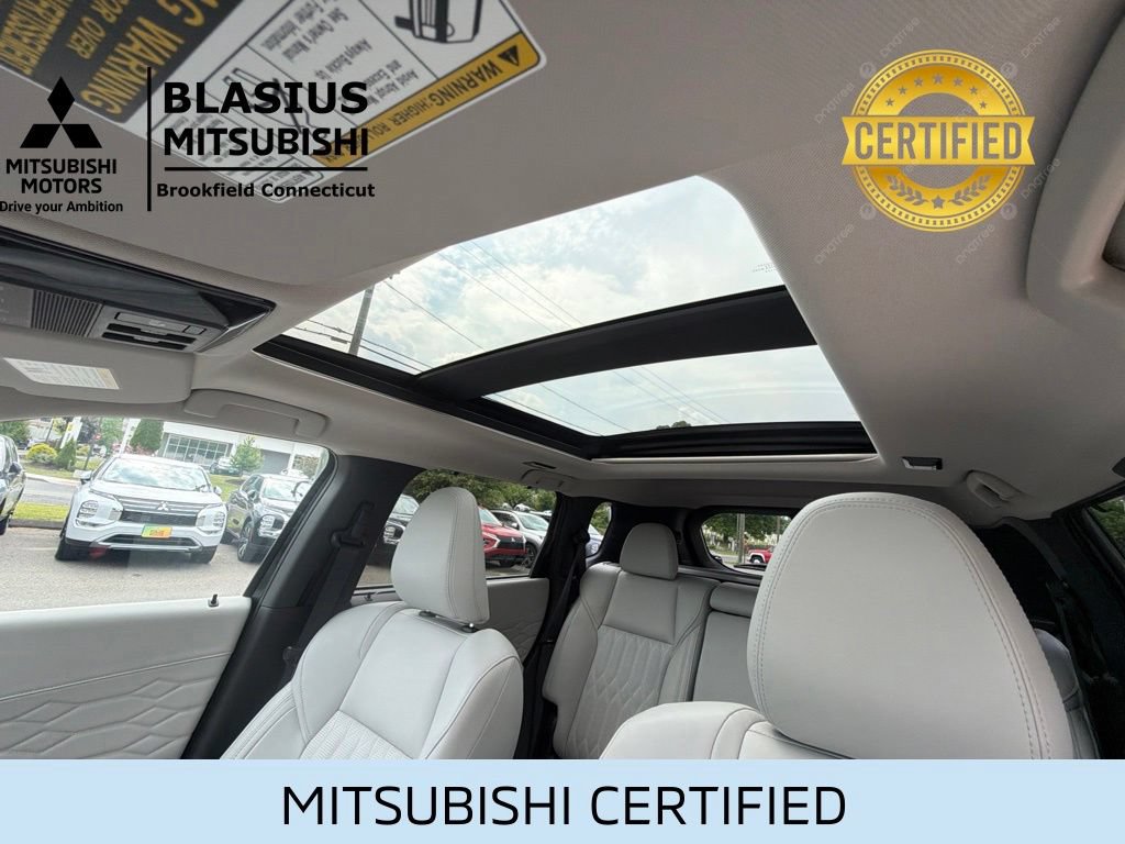 Used 2025 Mitsubishi Outlander AWD image 28