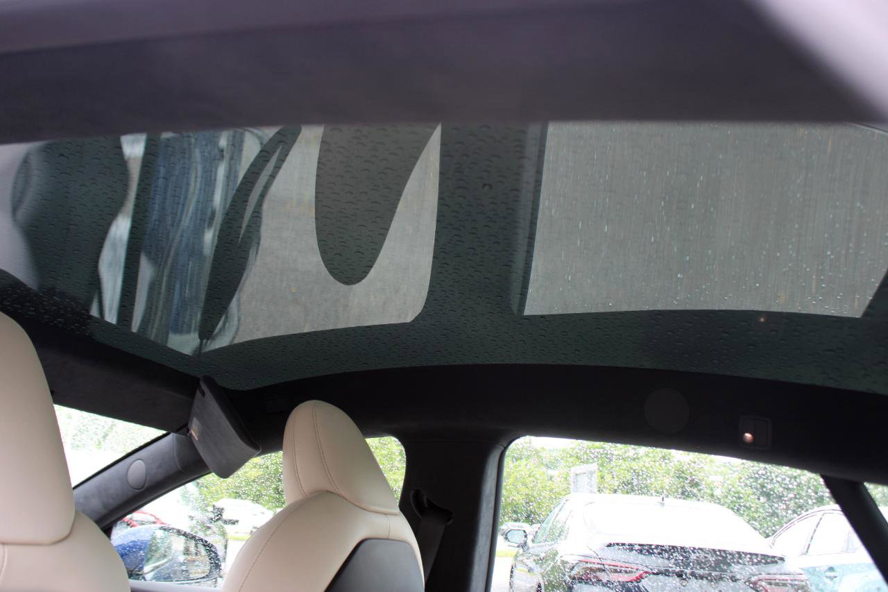 Used 2021 Tesla Model S Plaid image 15