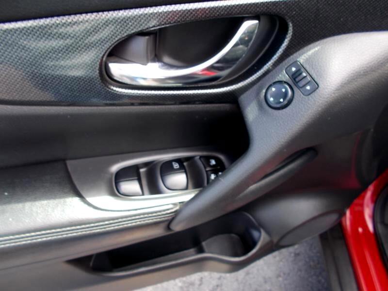 Used 2016 Nissan Rogue SL w/ SL Premium Package image 27