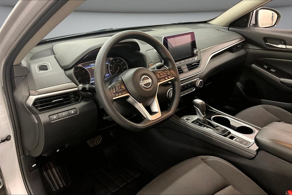 Used 2023 Nissan Altima 2.5 SV AWD/4WD image 17