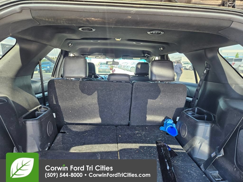 Used 2016 Ford Explorer XLT w/ Equipment Group 202A AWD/4WD image 12