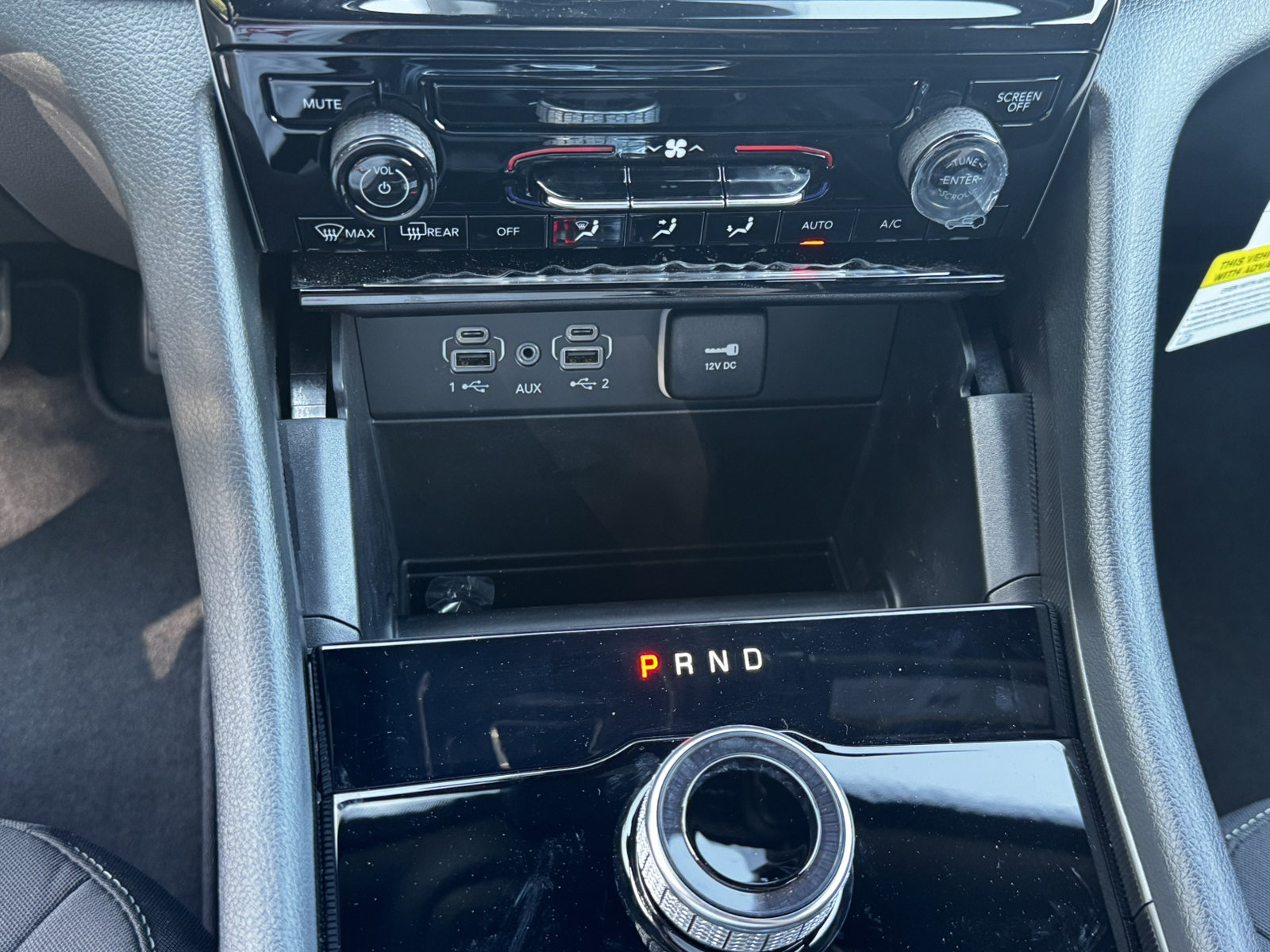 Used 2025 Jeep Grand Cherokee Laredo RWD image 29