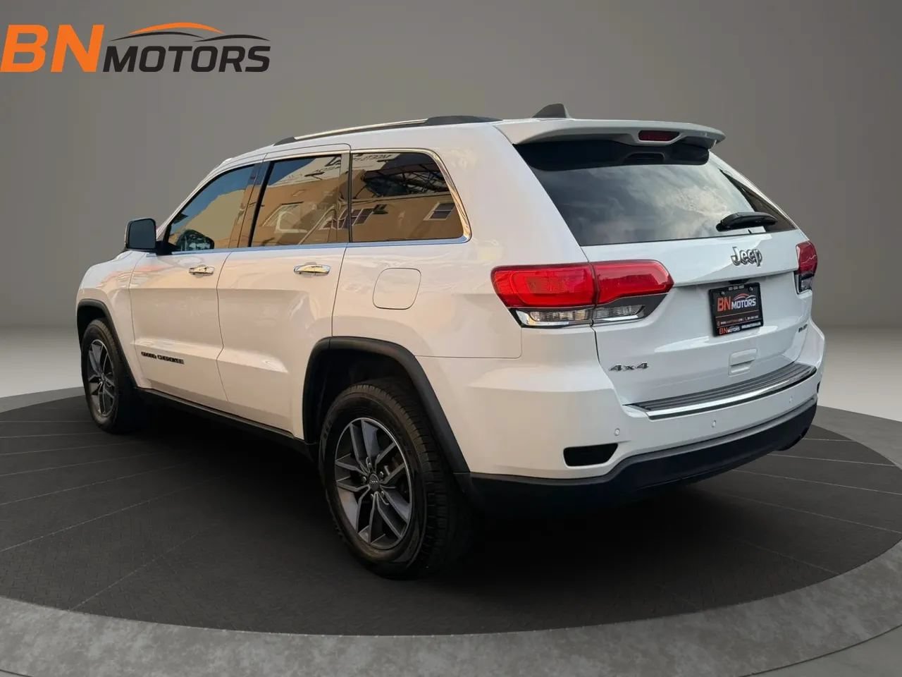 Used 2018 Jeep Grand Cherokee Limited w/ Luxury Group II AWD/4WD image 7