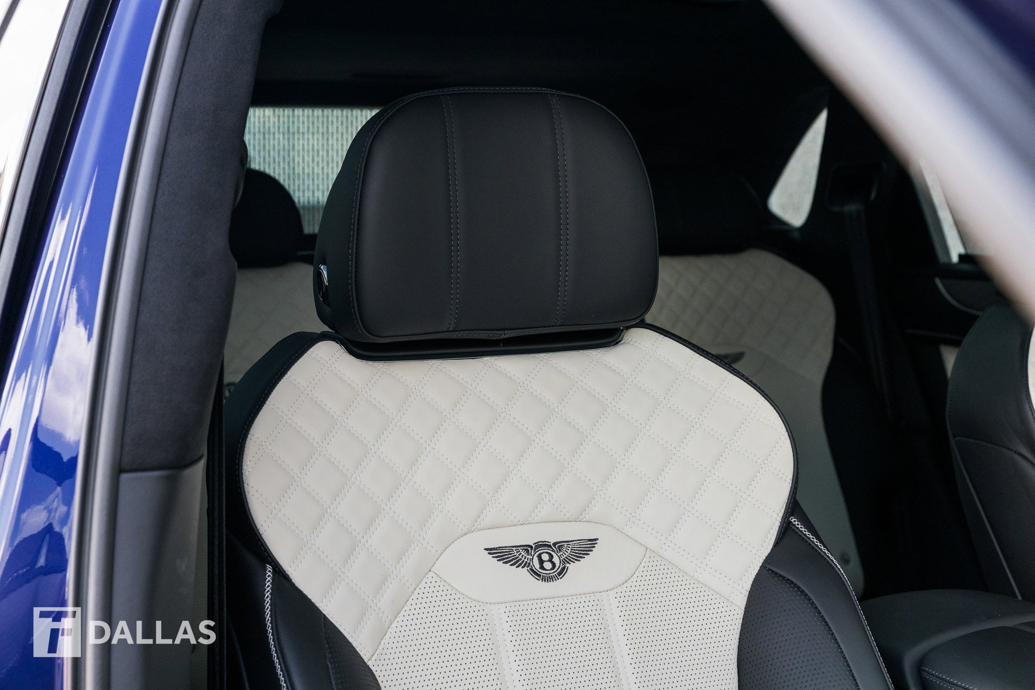 Used 2023 Bentley Bentayga image 42