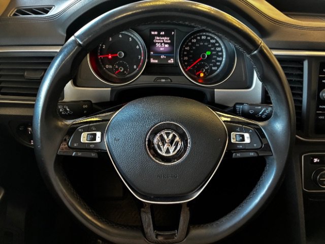 Used 2020 Volkswagen Atlas SE w/ Panoramic Sunroof Package FWD image 17