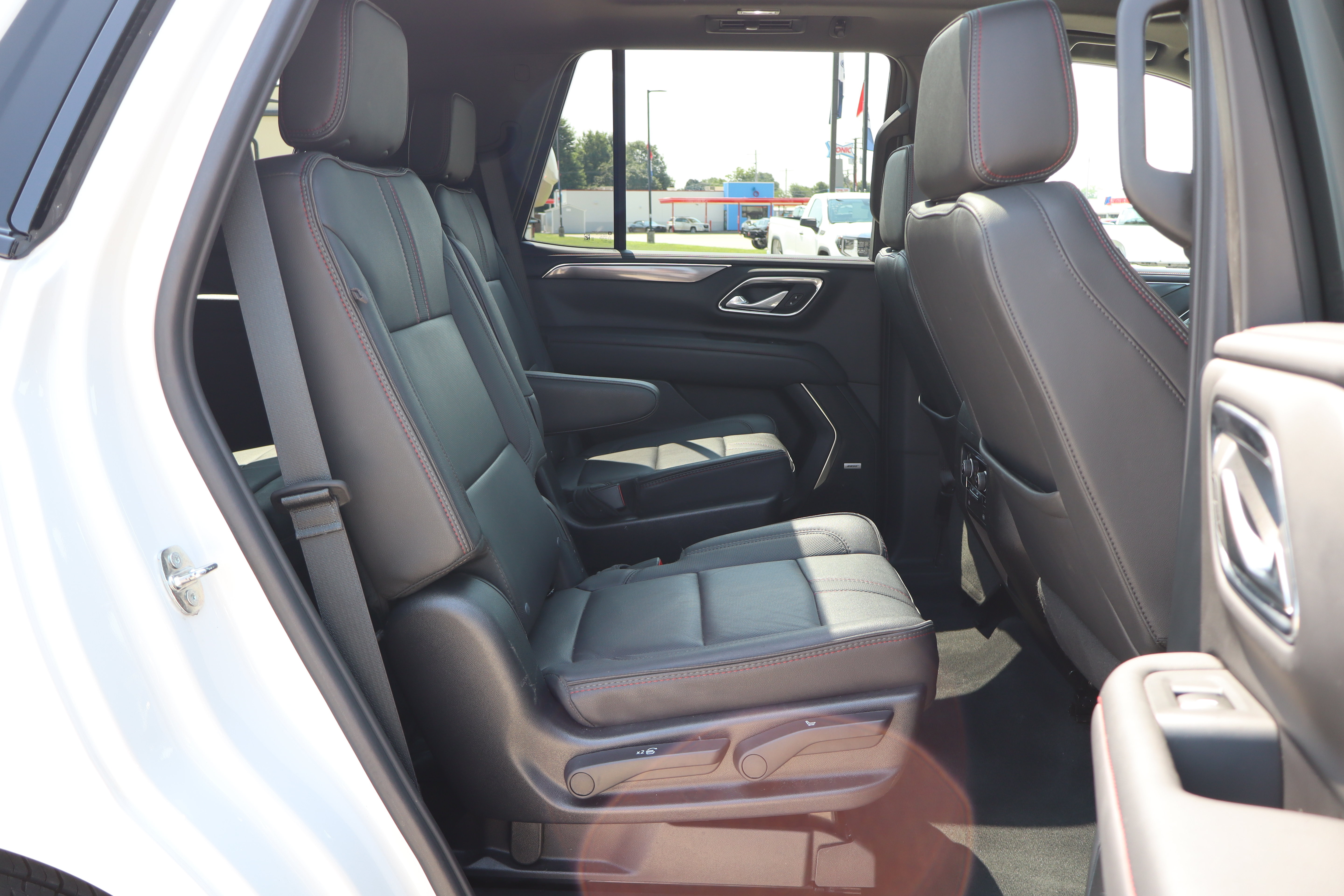 Used 2023 Chevrolet Tahoe RST w/ Luxury Package AWD/4WD image 13
