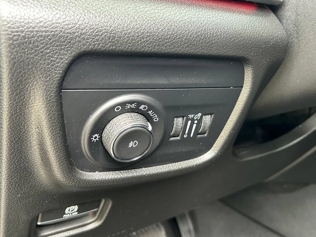 Used 2023 Jeep Grand Cherokee L Overland RWD image 20
