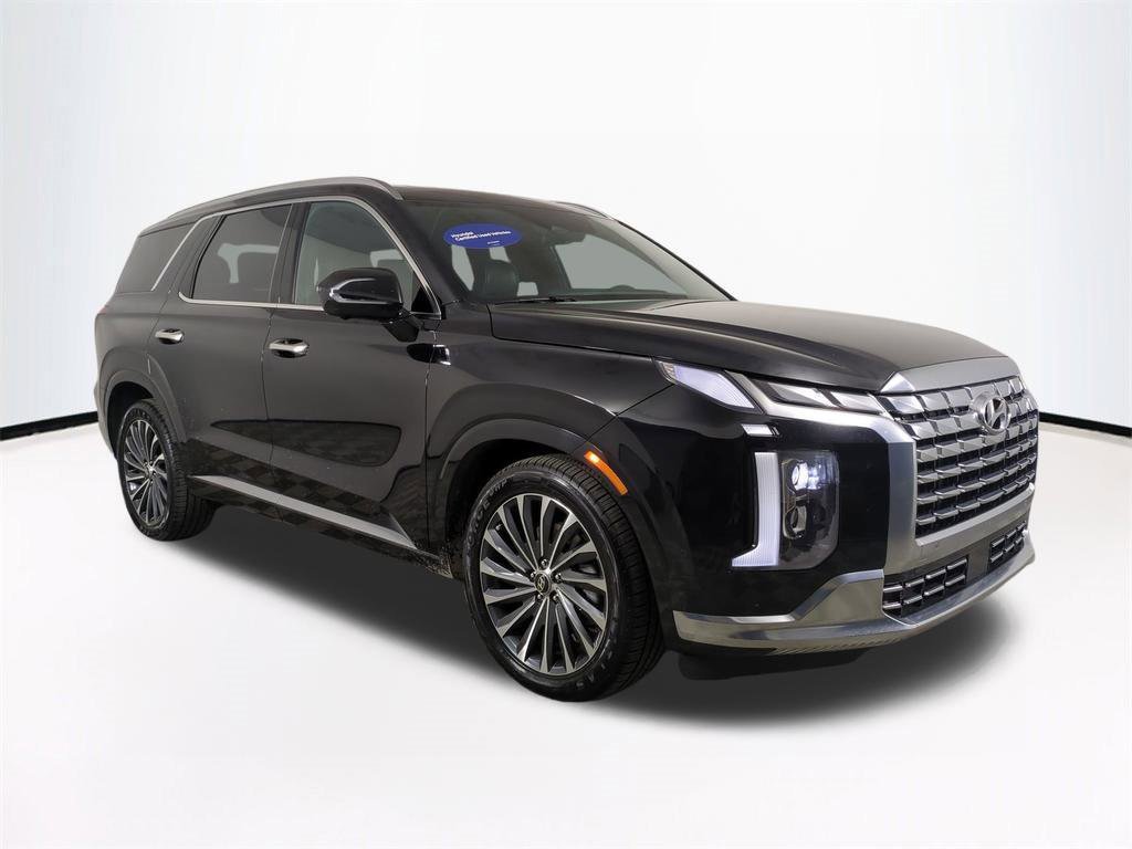 Used 2023 Hyundai Palisade Calligraphy image 2