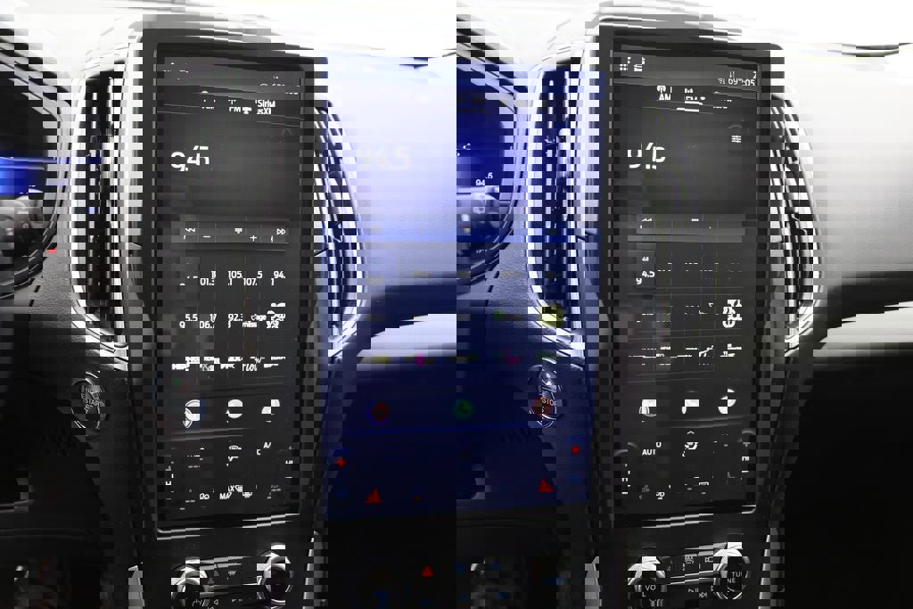 Used 2024 Ford Edge SEL image 21