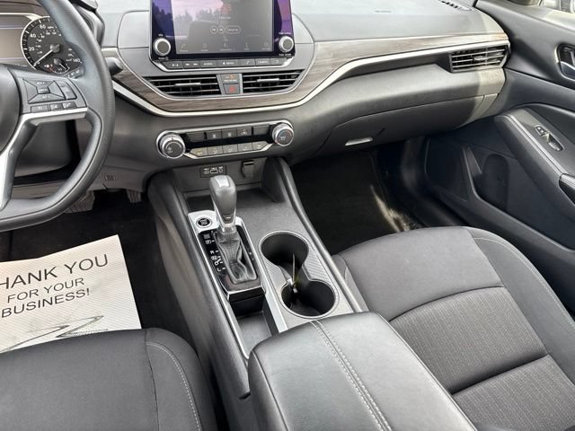 Used 2025 Nissan Altima 2.5 SV FWD image 21
