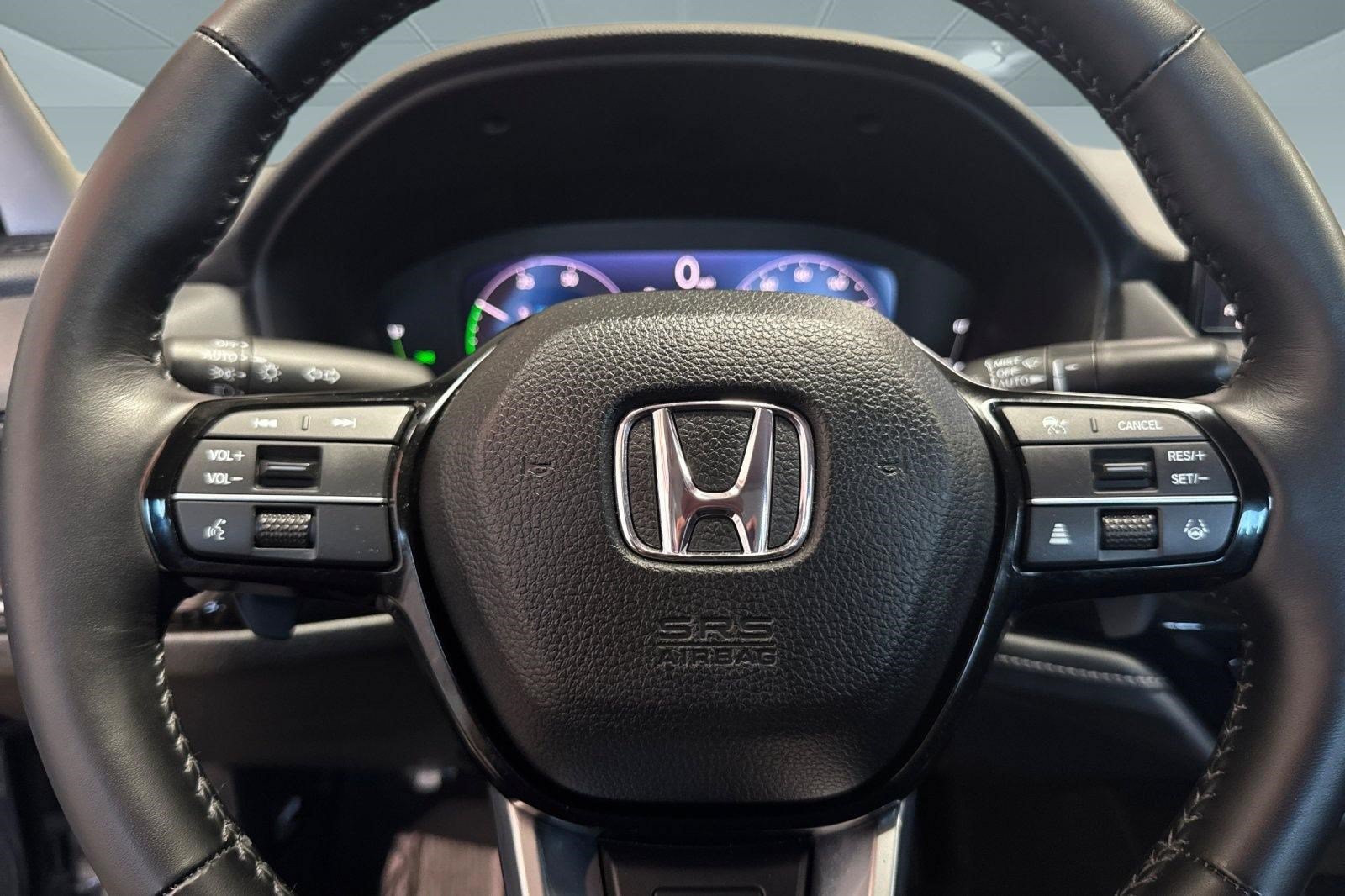 Used 2025 Honda Accord Touring image 11