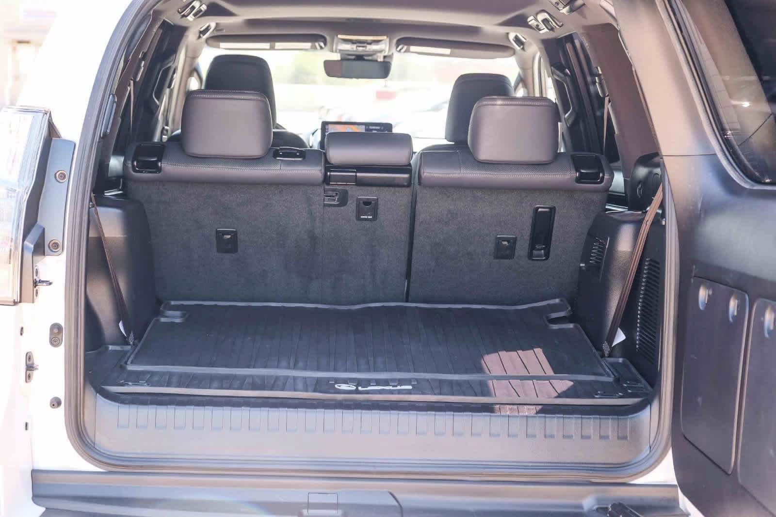 Used 2023 Lexus GX 460 Premium w/ Premium Plus Package AWD/4WD image 28